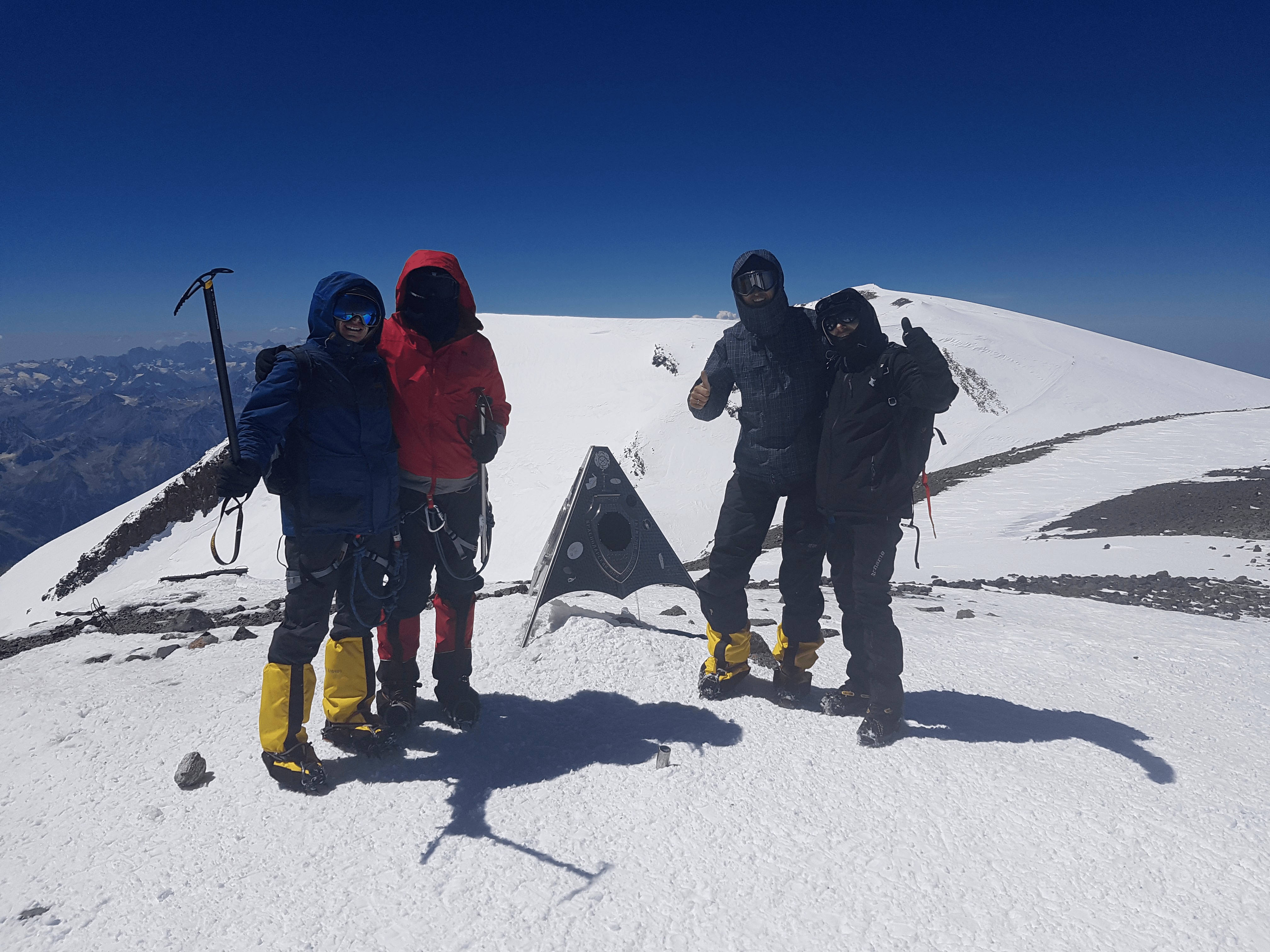 Путешествие Восхождение на Эльбрус по северному склону
